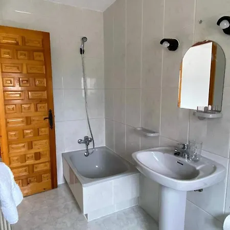 Hostal La Biela Guest house Galizano